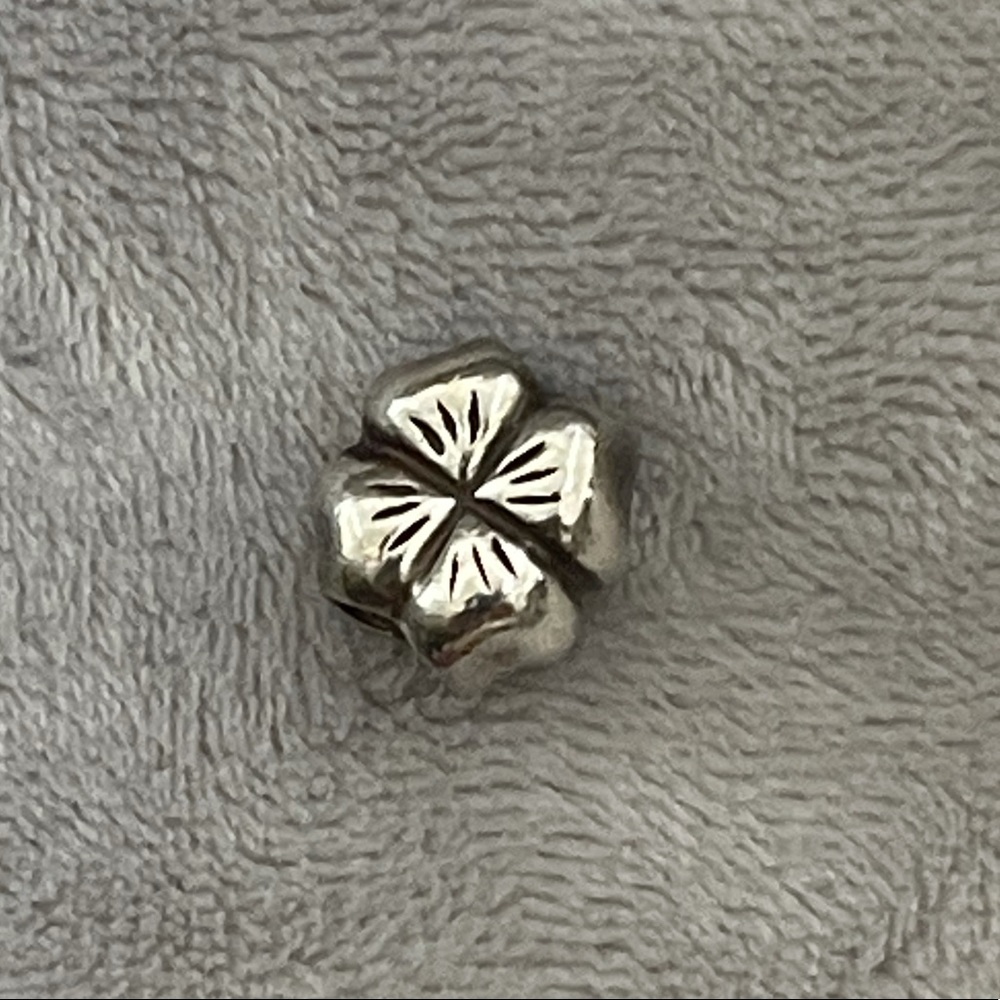Pandora bracelet charm shamrock four leaf clover